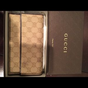 Authentic Gucci monogram wallet